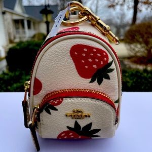 NWT!🍓🍓MINI COURT BACKPACK BAG CHARM WITH WILD STRAWBERRY PRINT!